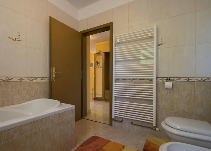Tatil Evi Gri Ane With Pool Near Antovo